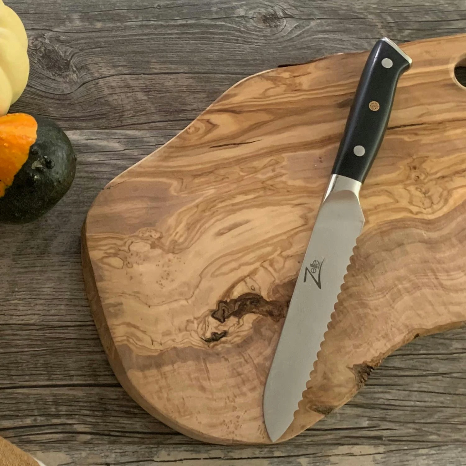 Alpha-Royal Japanese Serie 5,5` Allzweckmesser Wellenschliff Damaszener-Stahl Schwarz 9 Alpha-Royal Japanese Serie 5,5` Allzweckmesser Wellenschliff Damaszener-Stahl Schwarz – Bild 7