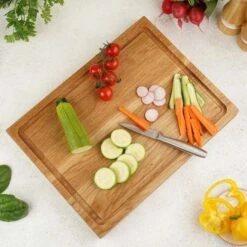 Servier- Und Schneidebrett Alina Aus Massivholz Eiche Von Holz4home® -Backzeug Laden b019556f 1ae9 4234 9a8e 4b313afe3b4f